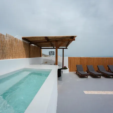 Leticia Santorini With Heated Jacuzzi Vila *