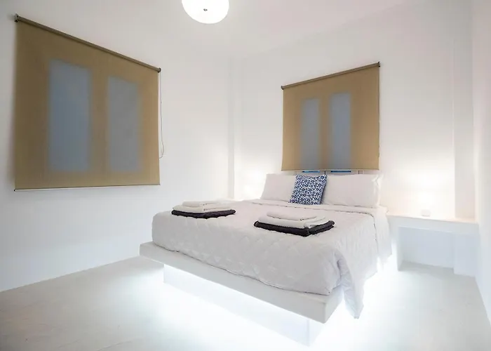 Leticia Santorini With Heated Jacuzzi *