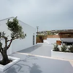 Leticia Santorini With Heated Jacuzzi