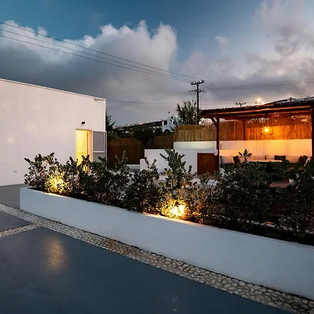 Leticia Santorini With Heated Jacuzzi