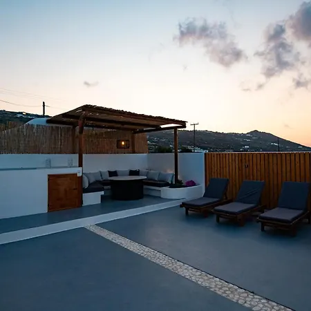 Leticia Santorini With Heated Jacuzzi