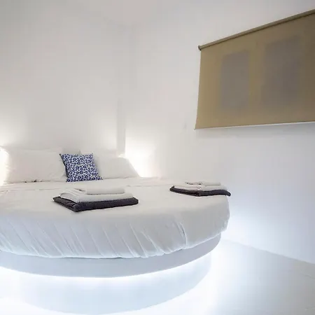 Leticia Santorini With Heated Jacuzzi Villa Vourvoúlos