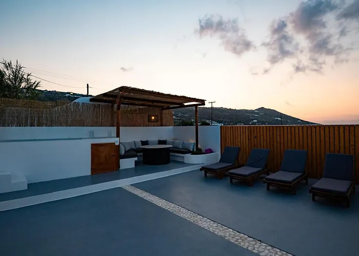 Leticia Santorini With Heated Jacuzzi