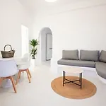 Leticia Santorini With Heated Jacuzzi Villa Vourvoúlos