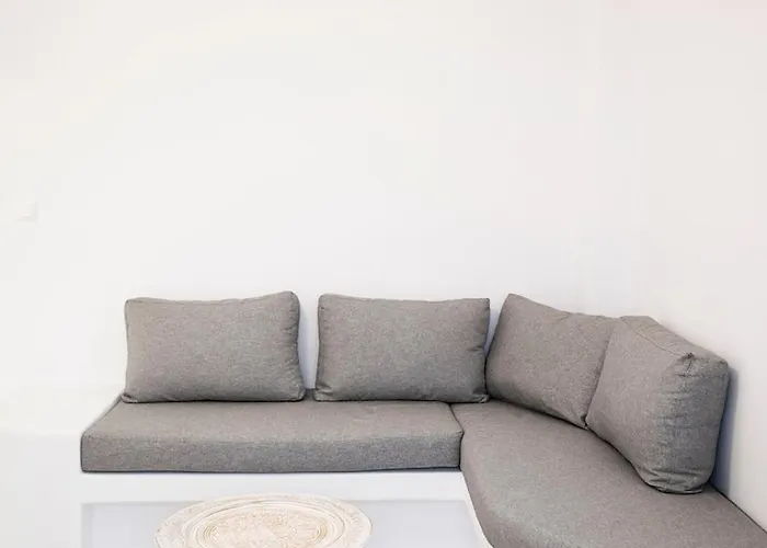 Leticia Santorini With Heated Jacuzzi *